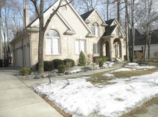 53590 Hunters Crossing Dr, Shelby Township, MI 48315