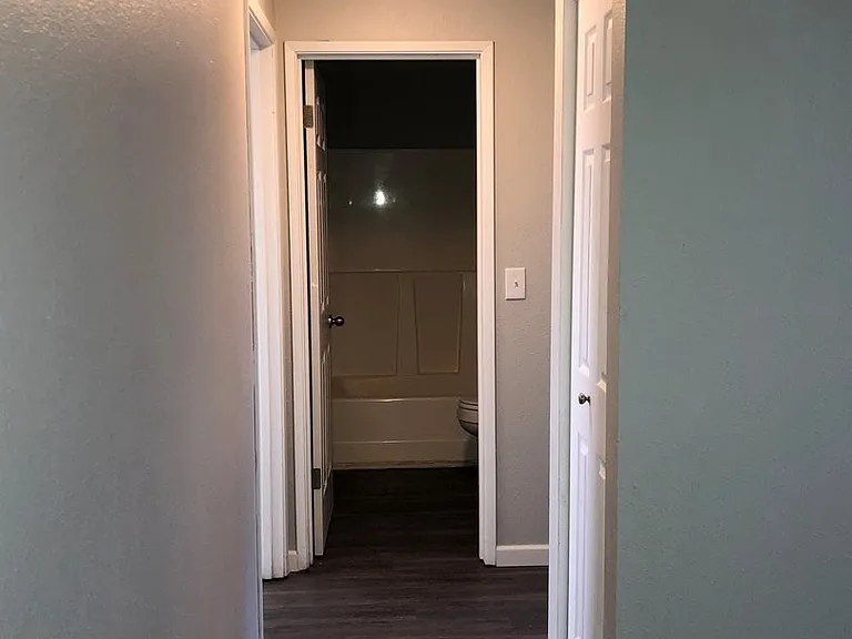490 River Ave — Photo 8