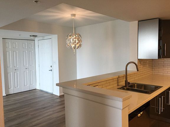 2nd image of 520 SE 5th Ave APT 1506