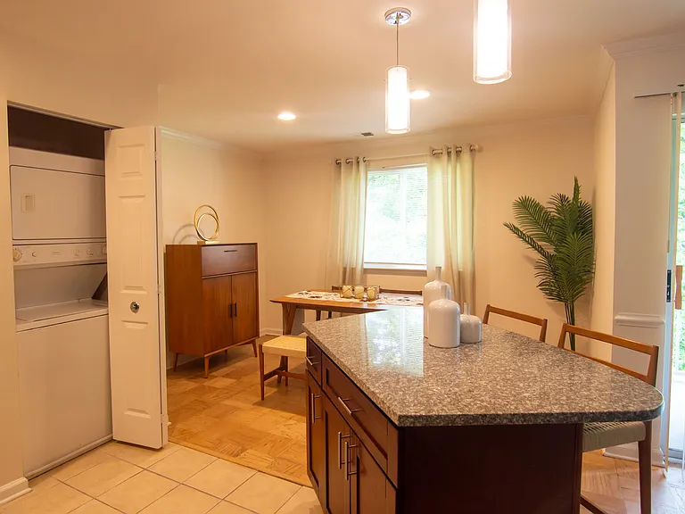 Columbia Choice Apartments — Photo 25