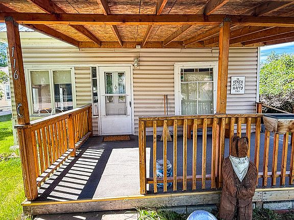 3rd image of 116 E Boulevard St
