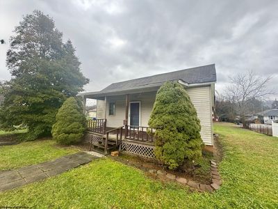 909 Clark St, Shinnston, WV, 26431