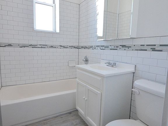 4th image of 495 Washington Ave APT 6F