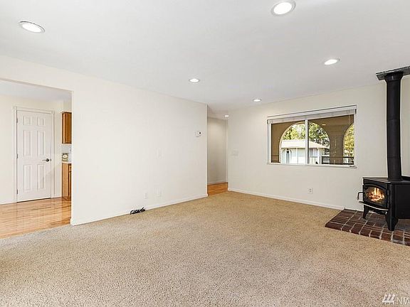 5th image of 17211 NE 45th St APT 78