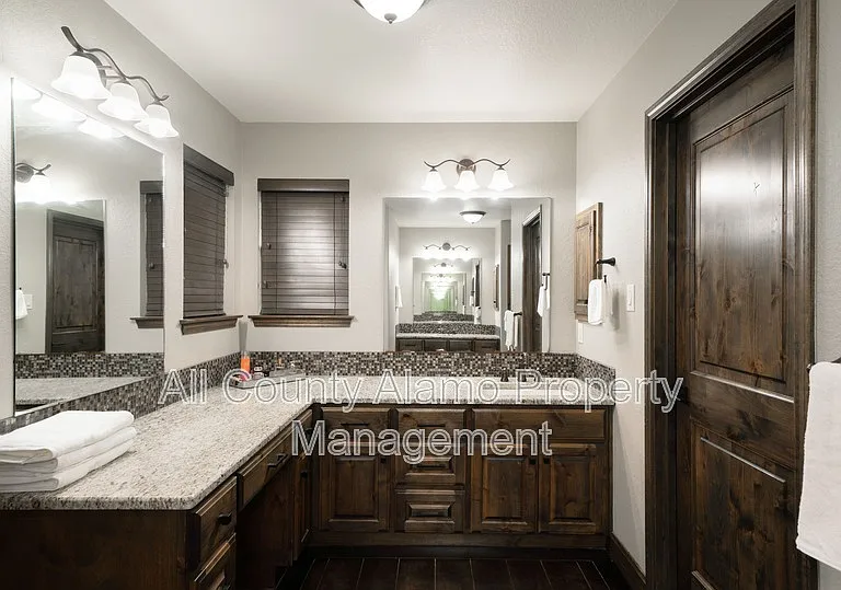 303 Schneider St — Photo 36