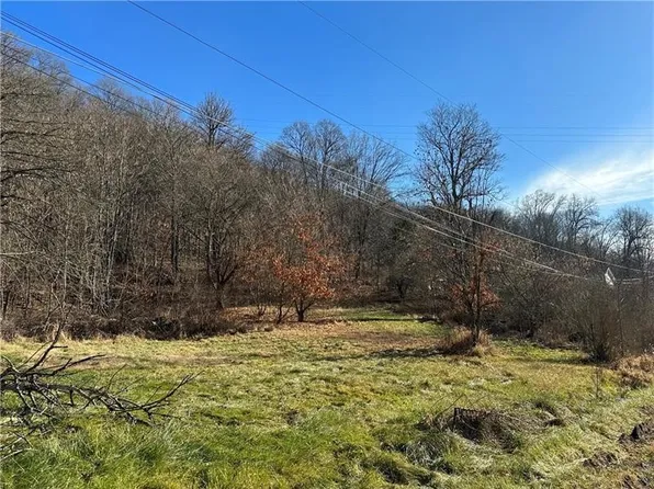 1461 Keibler Beach Ln, New Kensington, PA 15068