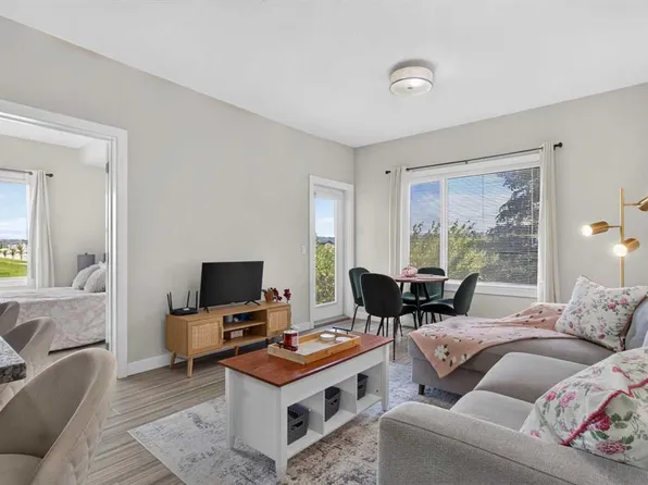 4 NE Sage Hill Ter NW #1, Calgary, AB T3R 0W4