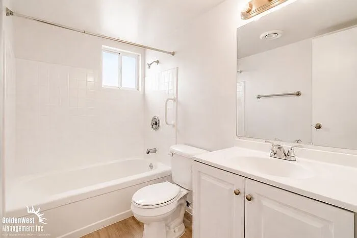 2041 W Berridge Ln #1 — Photo 10
