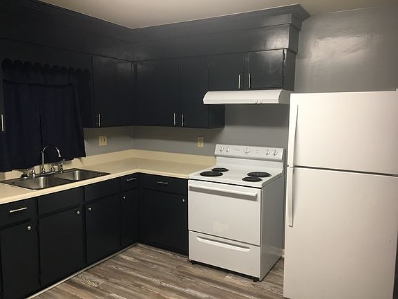 3rd image of 302 Euclid Ave #2