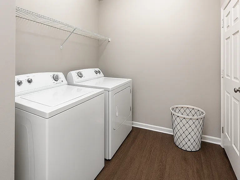 Lauren Ridge Apartment Homes — Photo 9