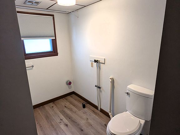 Bathroom / Laundry Room