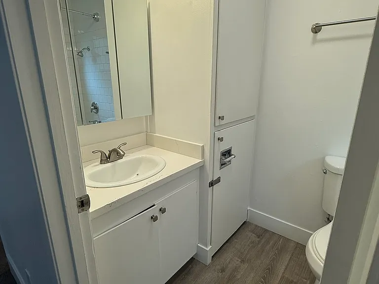 The Grove Apartments — Photo 17
