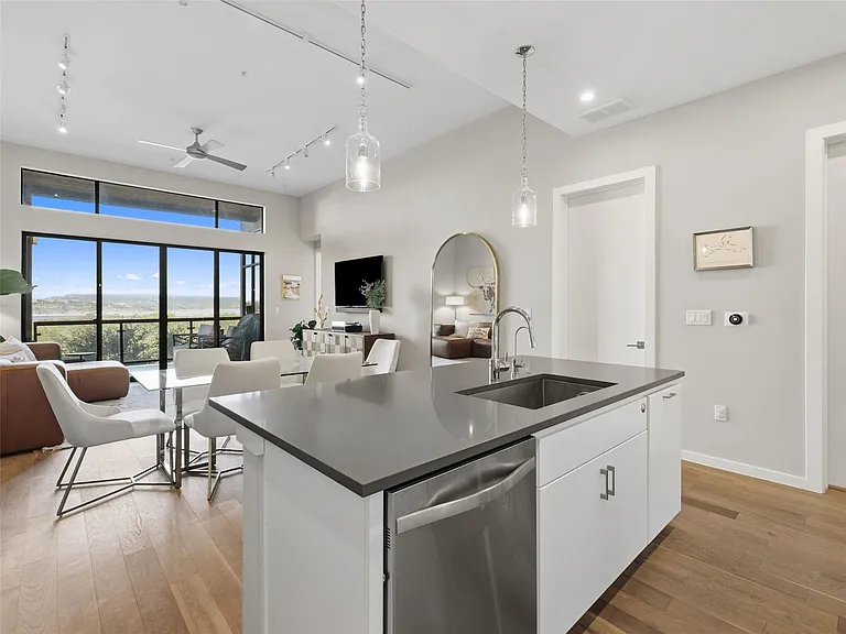 5921 Hi Line Rd #1303 — Photo 4