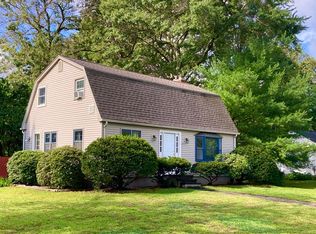 11 Lawson Dr, Easthampton, MA 01027