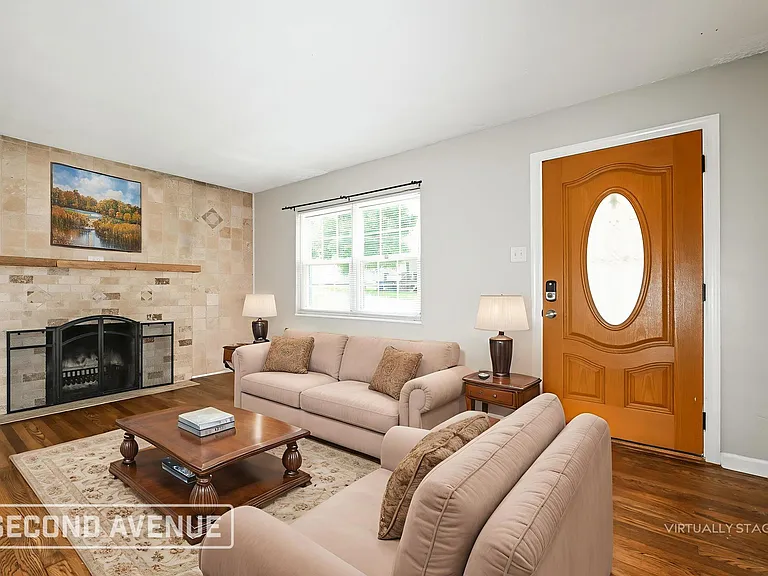 1247 Cascade Rd — Photo 2