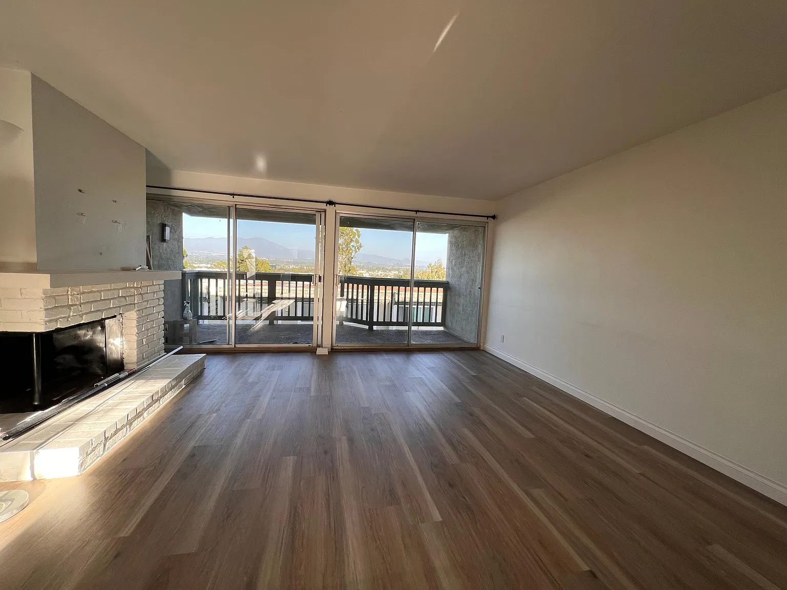 3 bed, 1460 sqft, $3,900 — Photo 3