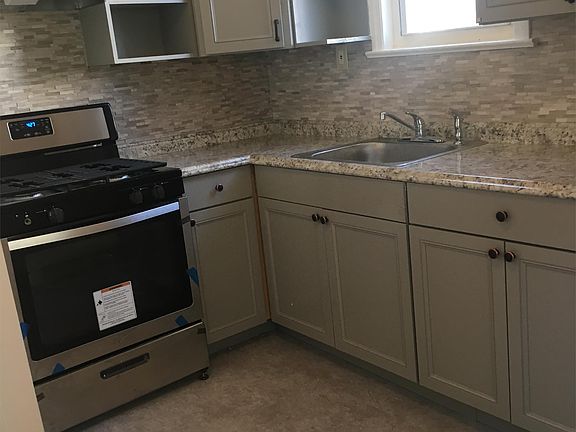 Gray Modern kitchen