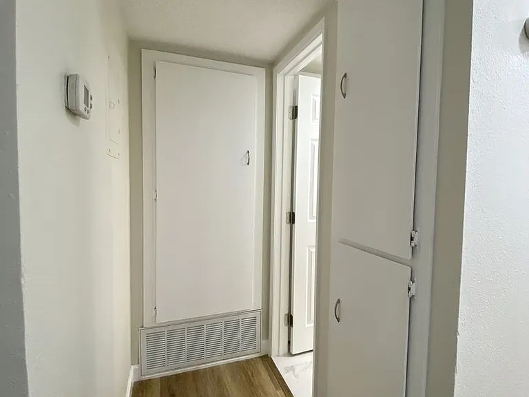 6001 Fullerton Ave — Photo 14
