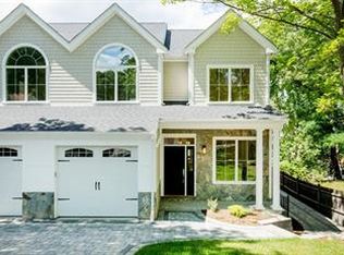 19-21 Carthay Cir, Newton, MA 02461