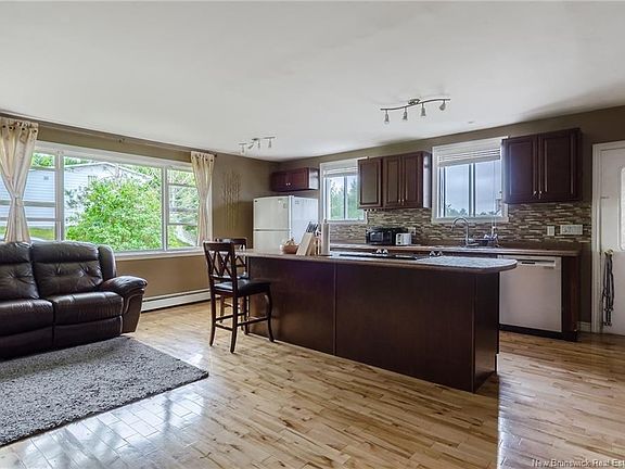 4th image of 146 Wyatt Cres