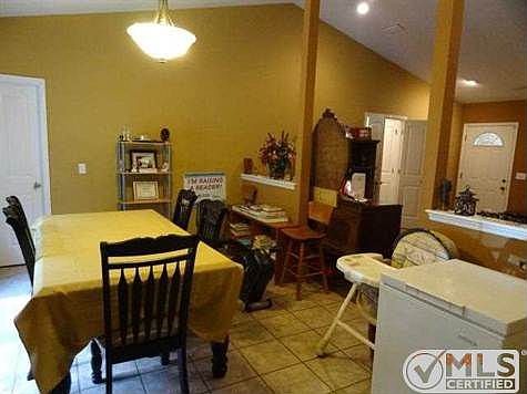 4th image of 1008 Pierson Dr