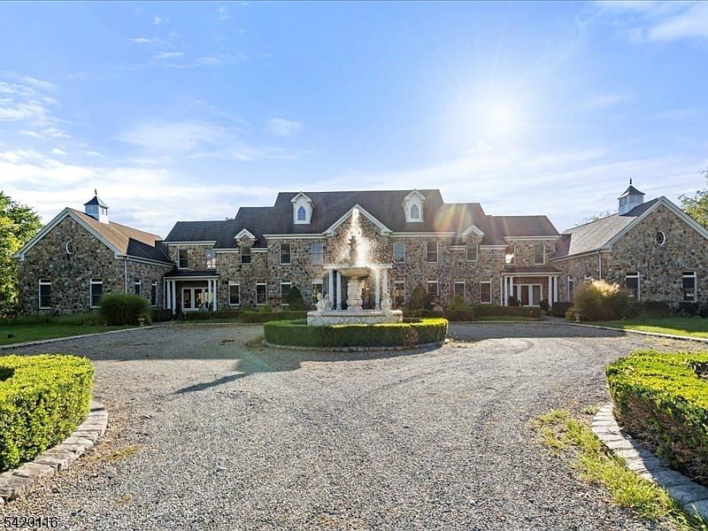 1st image of 406 Caruso Ct