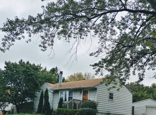 2351 Choctaw Rd, Waukegan, IL 60087