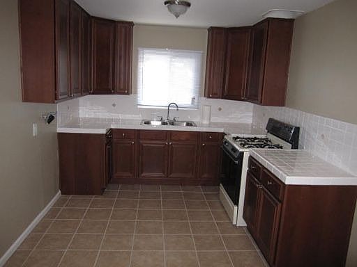 3rd image of 427 N Vine St APT C