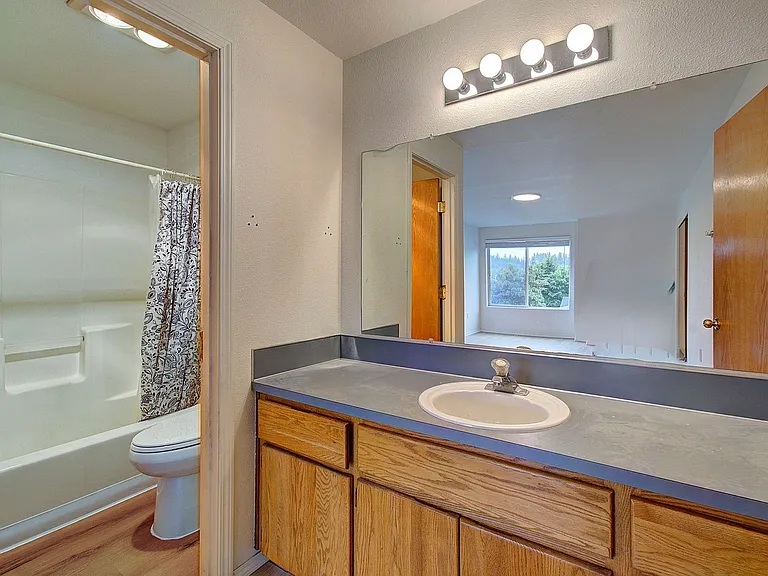 8601 NE 21st St #D — Photo 19