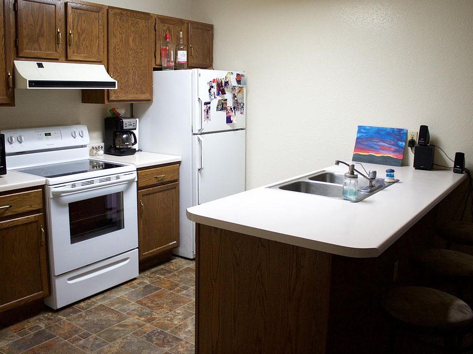 New tile floors. Stove/oven is only a few months old. Garbag