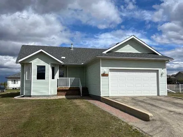 10108 S 106th St, Hythe, AB T0H 2C0