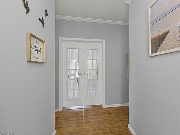 3rd image of 561 Charlemagne BLVD