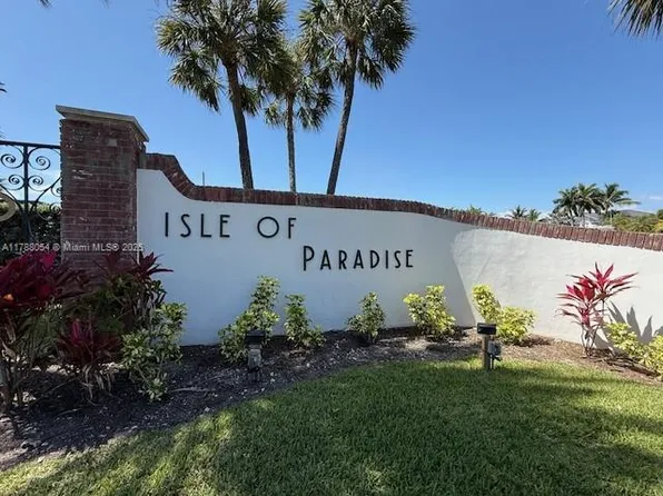 450 E Paradise Isle Blvd #208, Hallandale, FL 33009