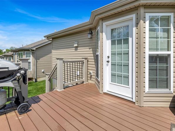 16152 Amber Vista Dr, Chesterfield, MO 63021