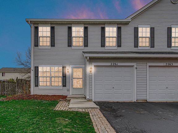 3rd image of 2261 Rebecca Cir