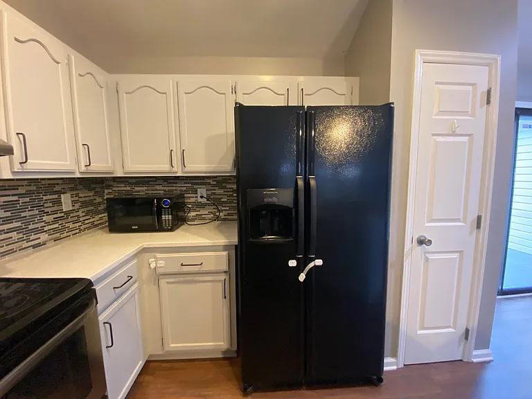 1350 Hathshire Dr — Photo 9