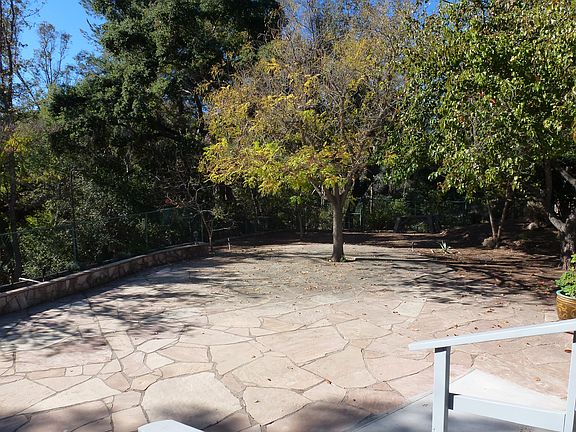 3rd image of 505 Oak Creek Ln