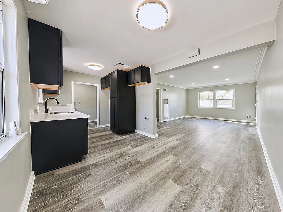 1st image of 582 Venice Blvd #1