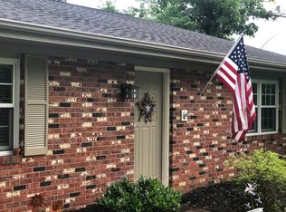8633 Windsor Dr, Newburgh, IN 47630