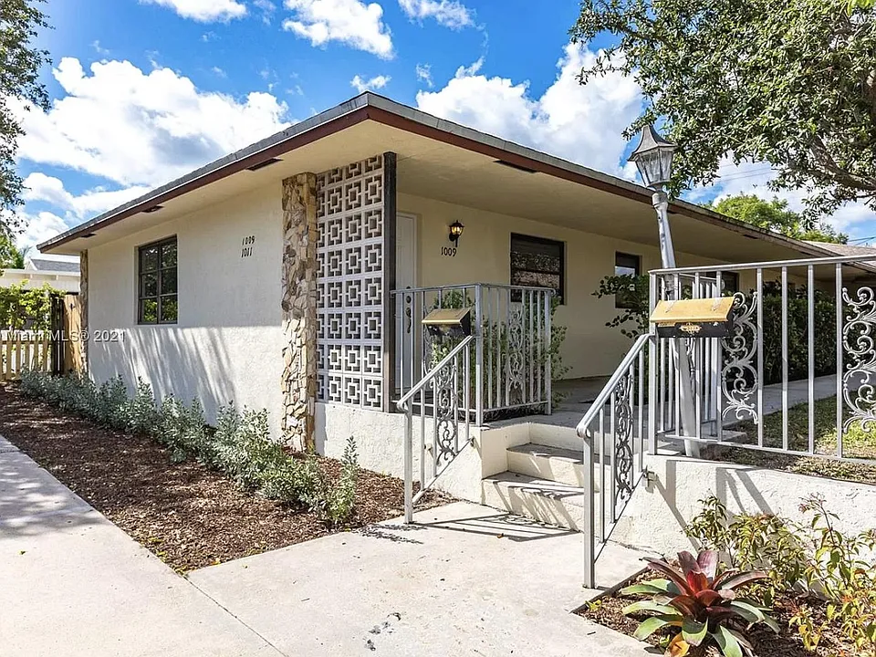 1009 S L St #1009