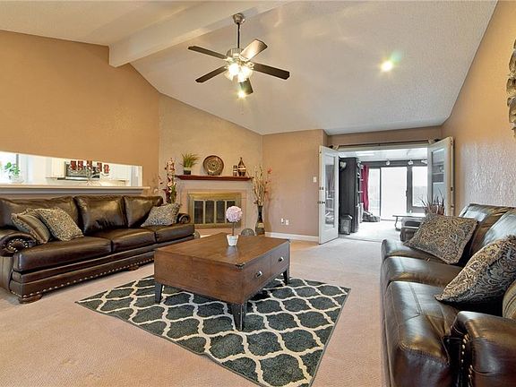 3rd image of 226 Jessica Dr
