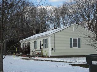 28 Concord Ct, Groton, CT 06340