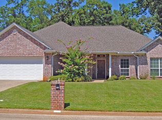 339 Spring Creek Dr, Nacogdoches, TX 75965