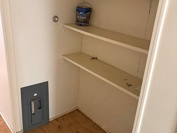 5th image of 77 Bluff Creek Rd