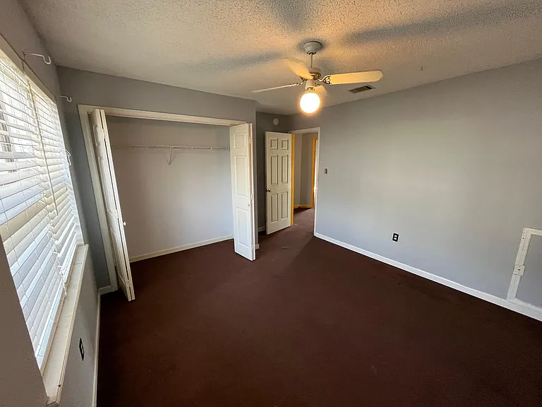 609 Blue Ridge Xing — Photo 13