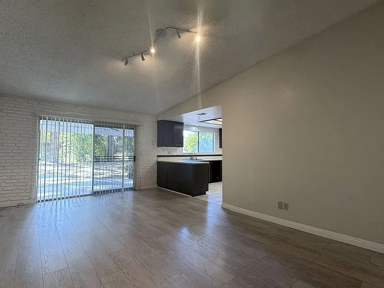 148 Carmody St — Photo 13