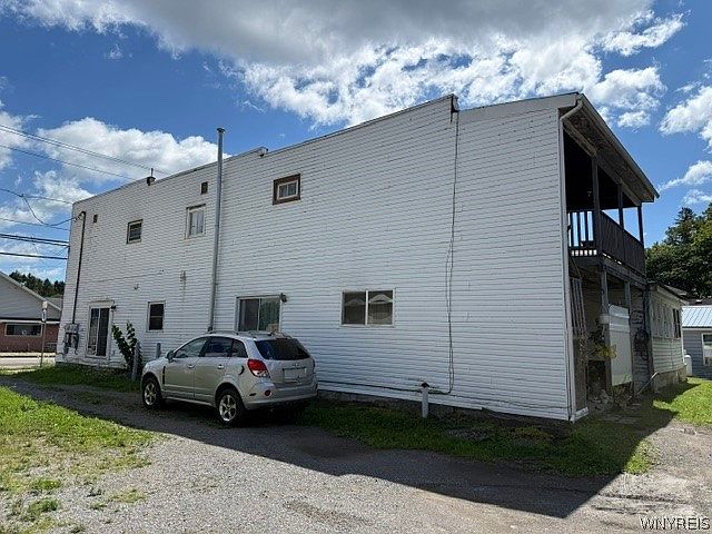 2nd image of 9687 Main St