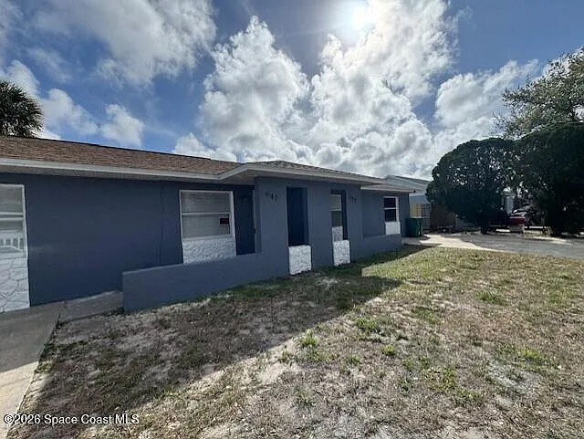 647 School St — Photo 1
