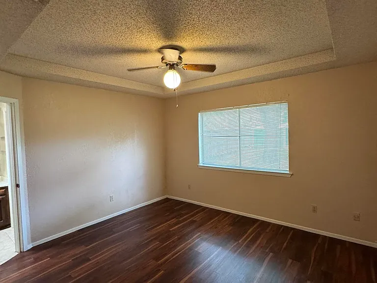 4904 Cypress Ave — Photo 7
