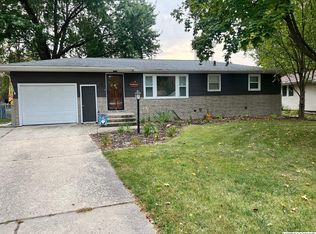 1039 Crestmore Way, Mason City, IA 50401